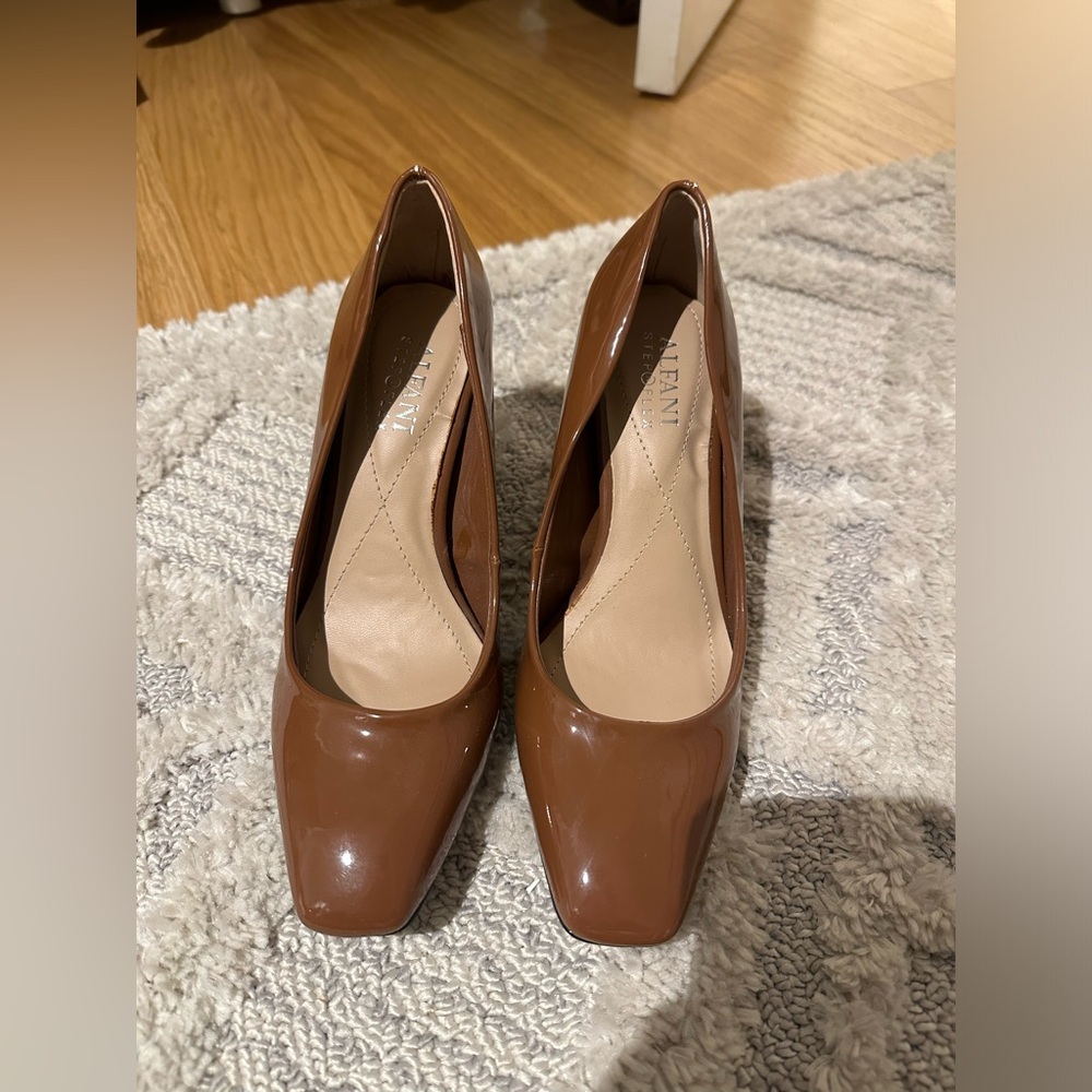 Alfani heels in size 6, brown, never worn